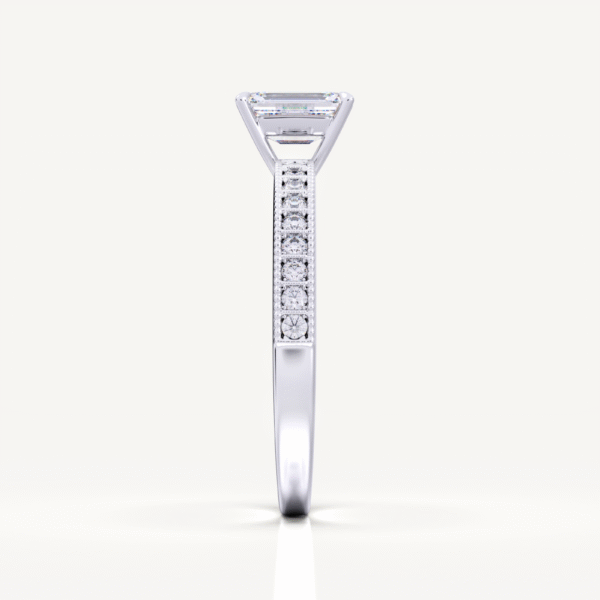 Brillar Emerald Cut Smaragd Rail Arm Ring - Image 2